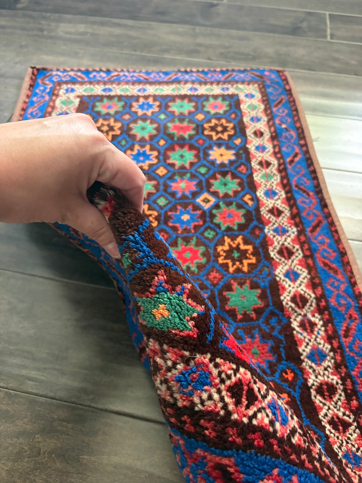 Vintage Rug #187 - 2'5" x 1'7"