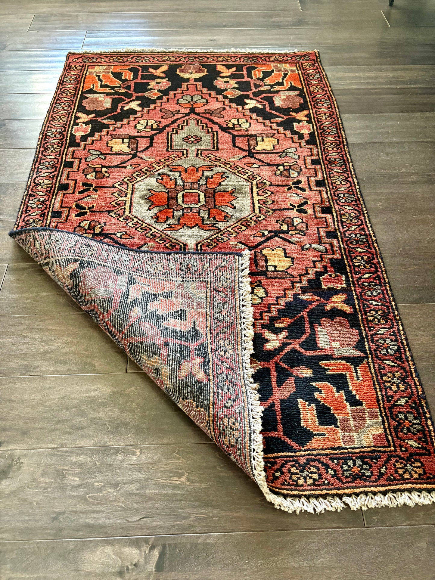 Vintage Rug #110 - 2'7" x 4'3.5"