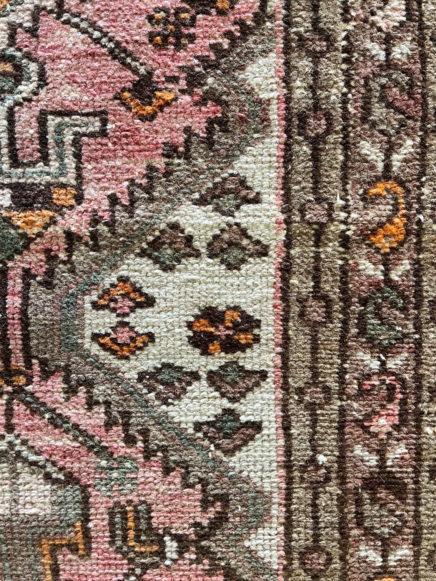 Vintage Rug #31 - 2'5" x 8'11"