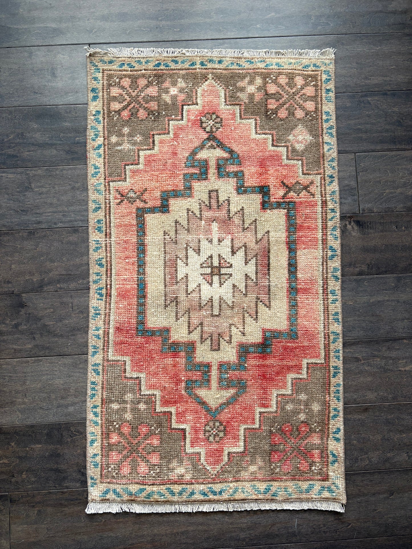 Vintage Rug #114 - 1'8" x 3'0"