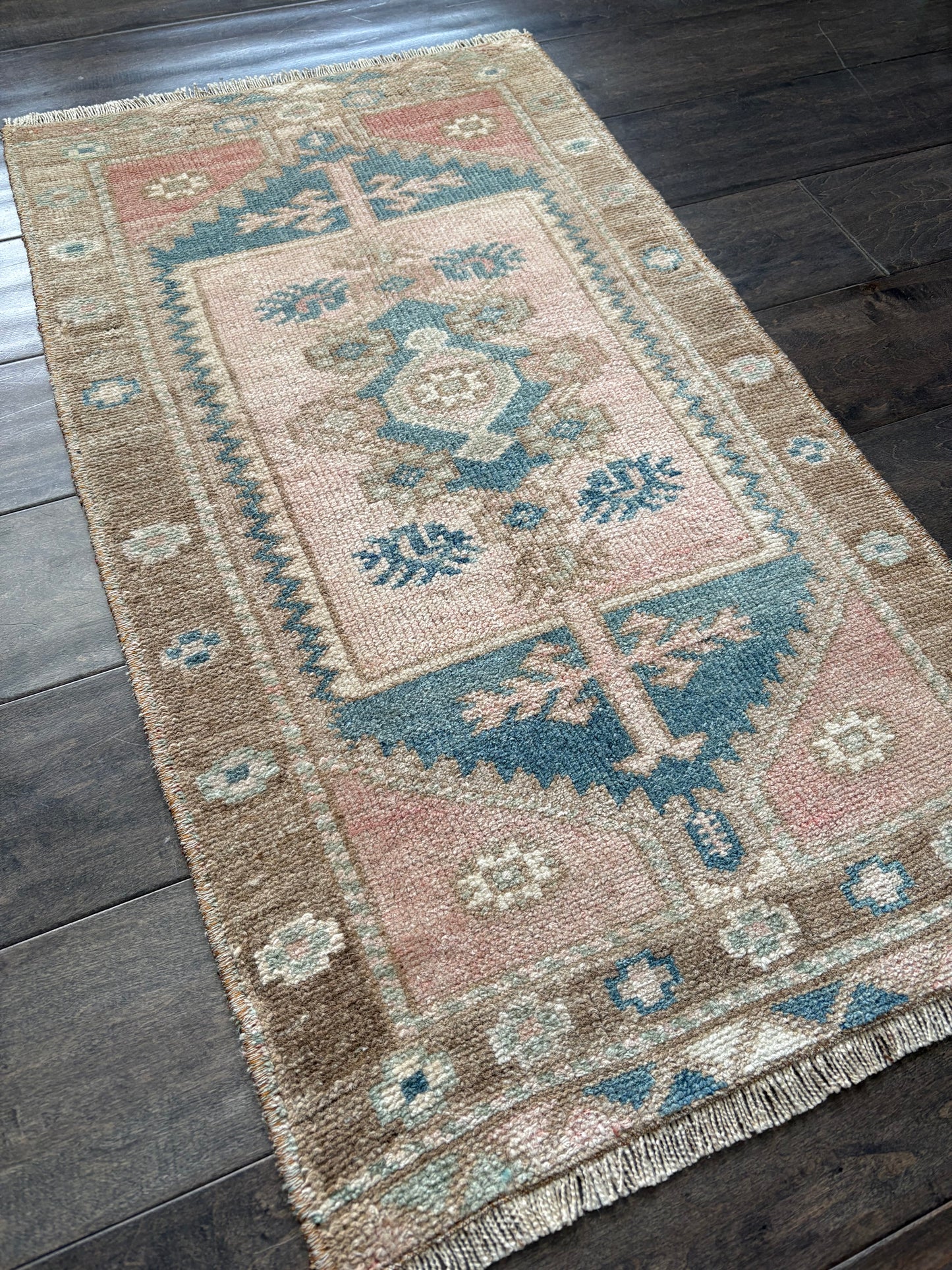 Vintage Rug #119 - 1'6" x 2'9"
