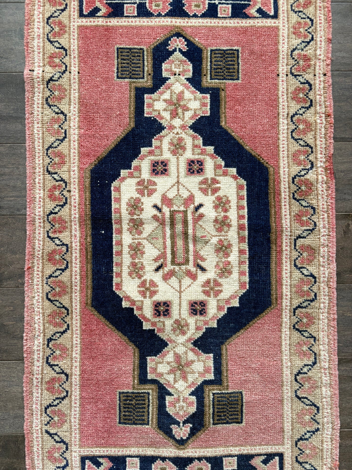 Vintage Rug #126 - 1'9" x 3'5"