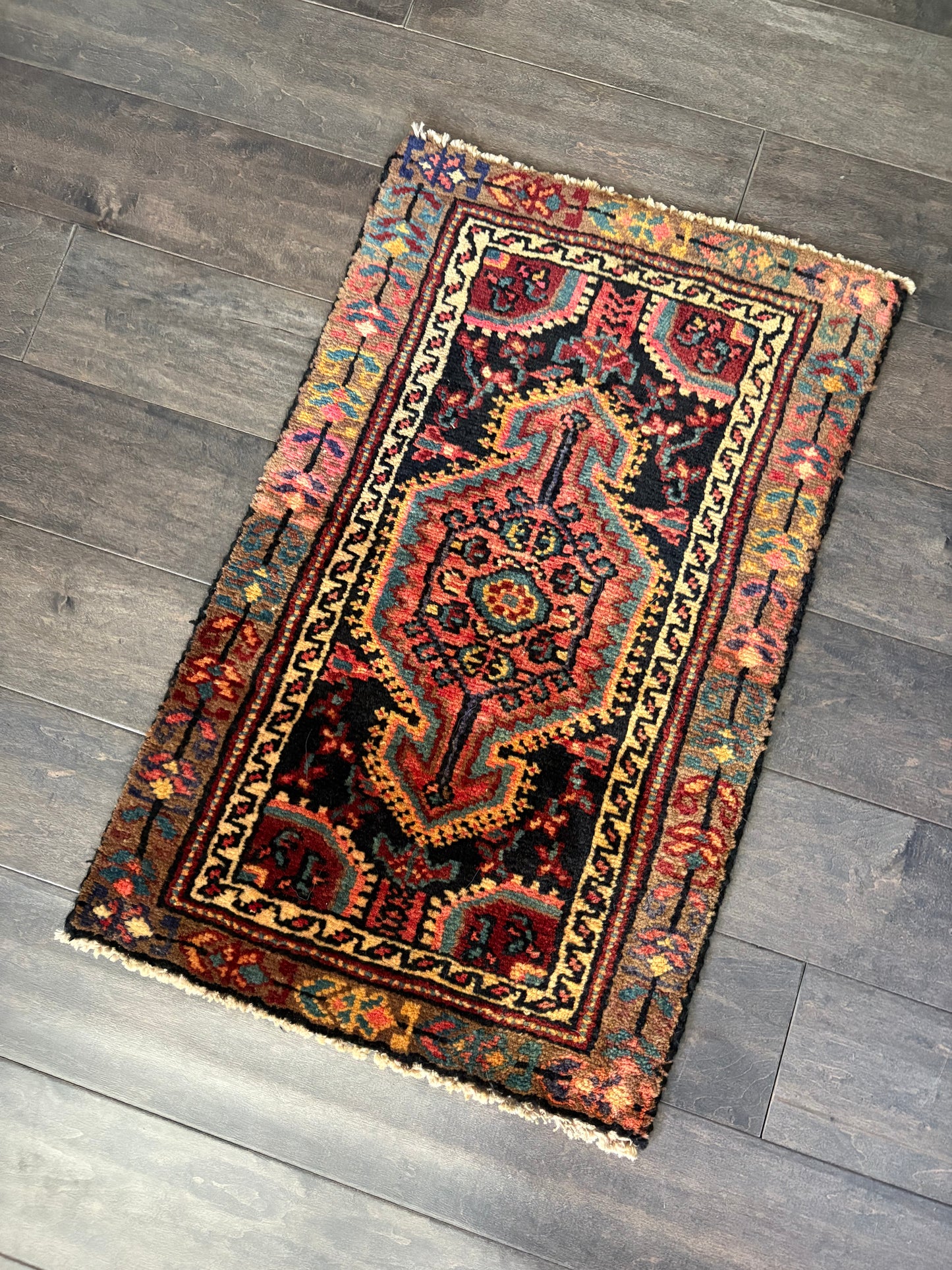 Vintage Rug #185 - 2'3' x 1'5.5"