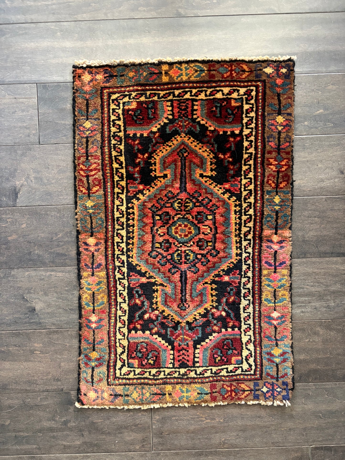 Vintage Rug #185 - 2'3' x 1'5.5"