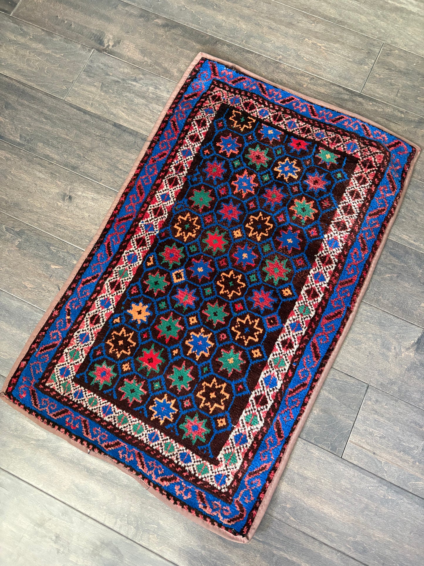 Vintage Rug #187 - 2'5" x 1'7"