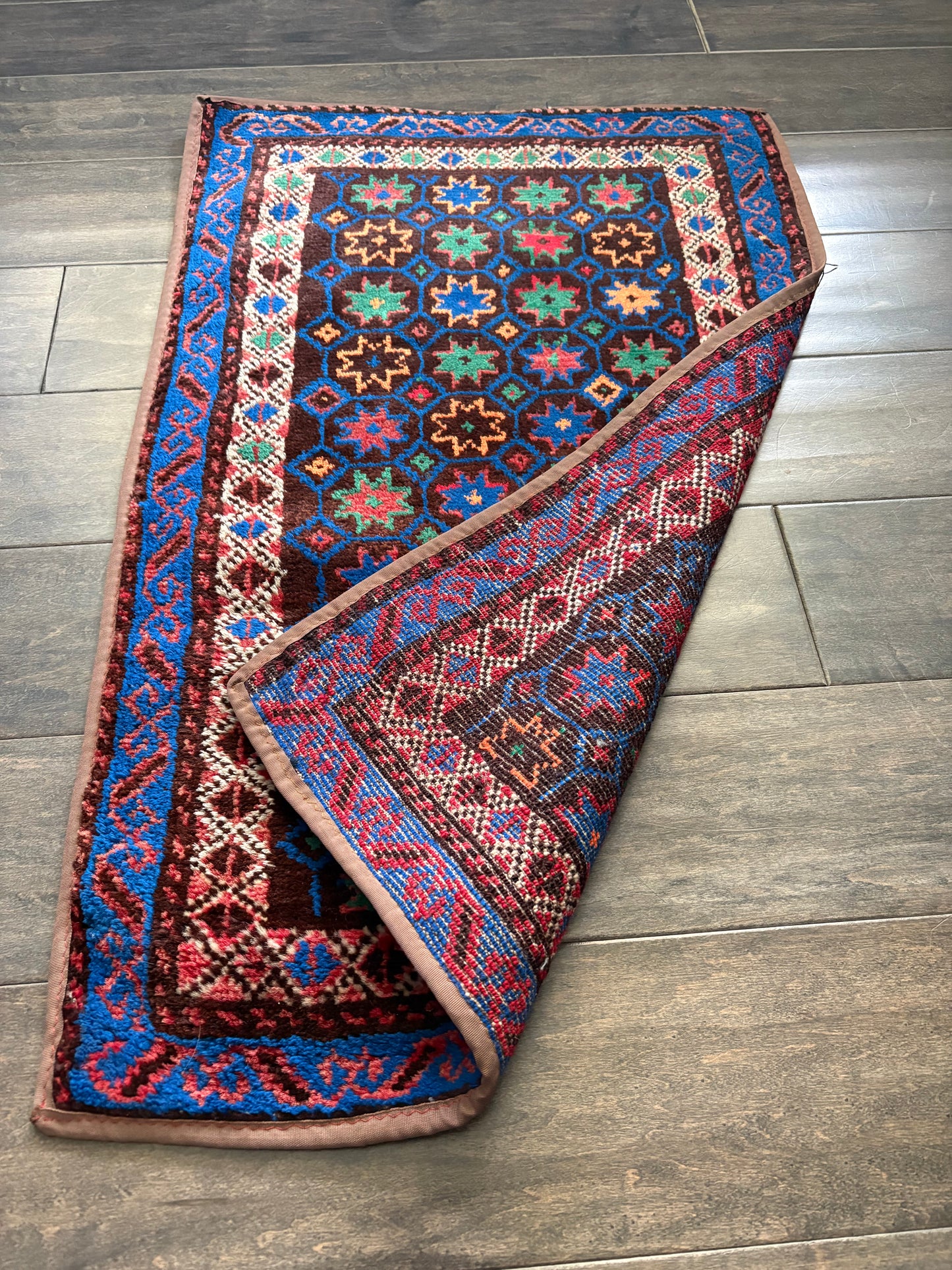 Vintage Rug #187 - 2'5" x 1'7"