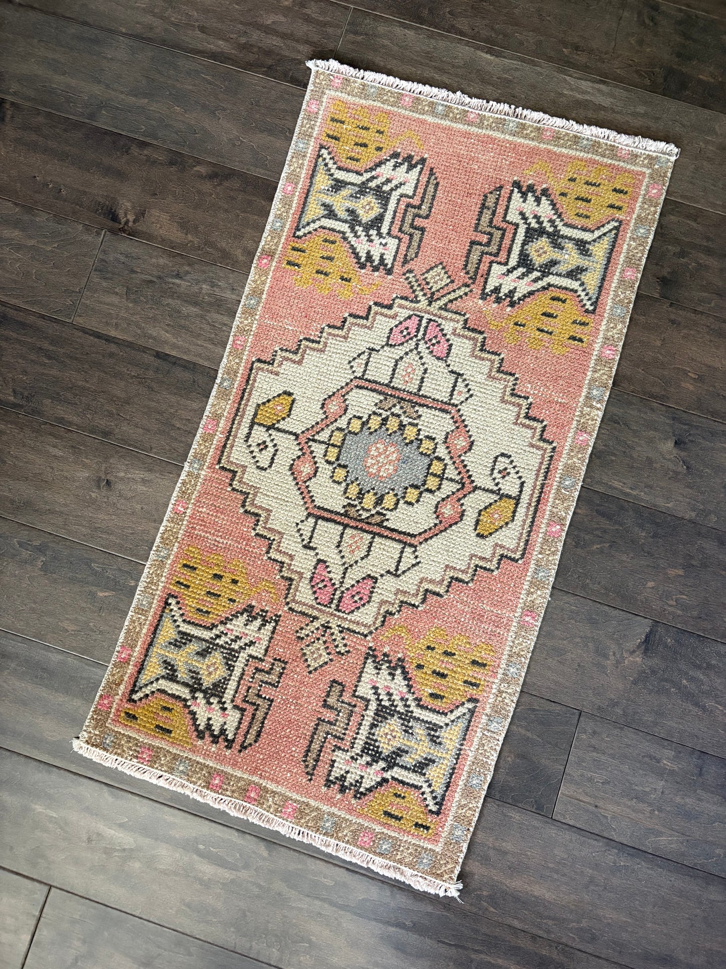 Vintage Rug #188 - 3'0" x 1'6"