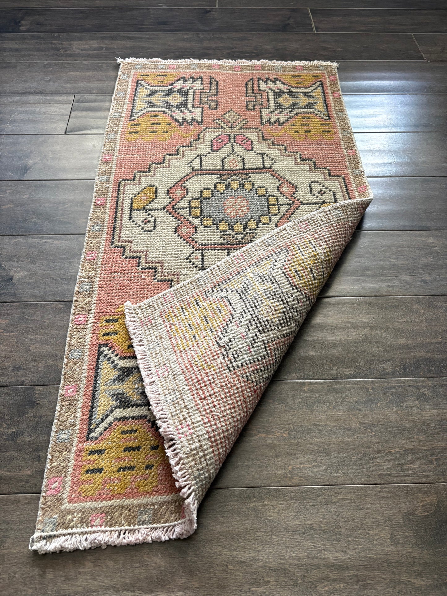 Vintage Rug #188 - 3'0" x 1'6"