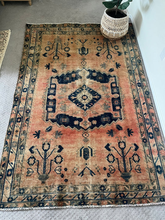 Vintage Rug #30 - 5'0" x 7'5"