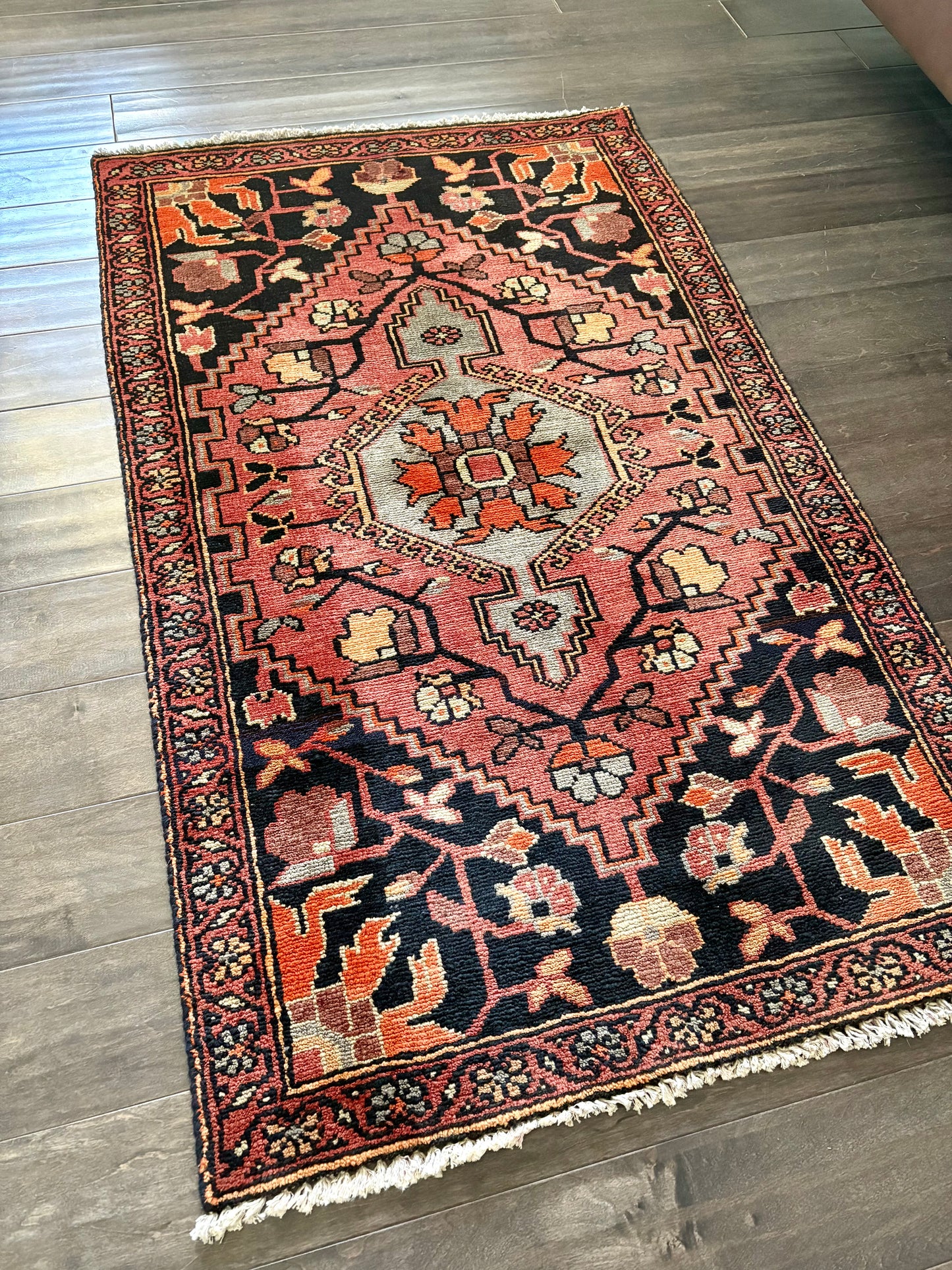 Vintage Rug #110 - 2'7" x 4'3.5"