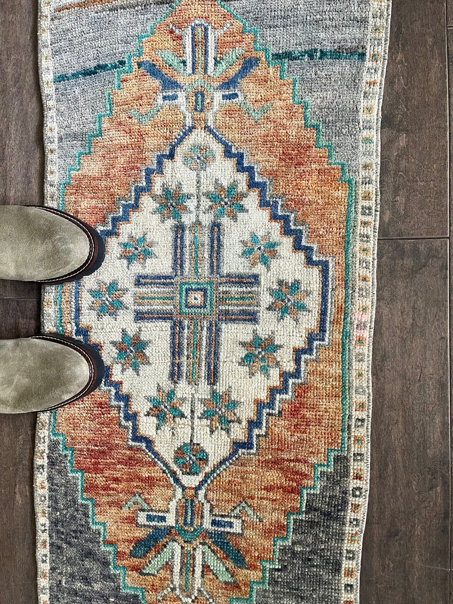 Vintage Rug #37 - 1'5" x 3'10"