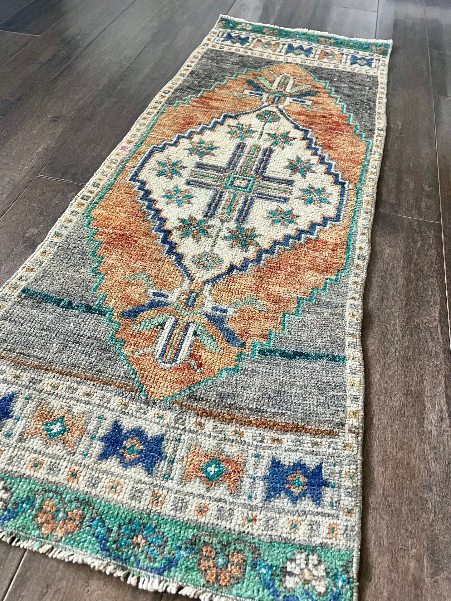 Vintage Rug #37 - 1'5" x 3'10"