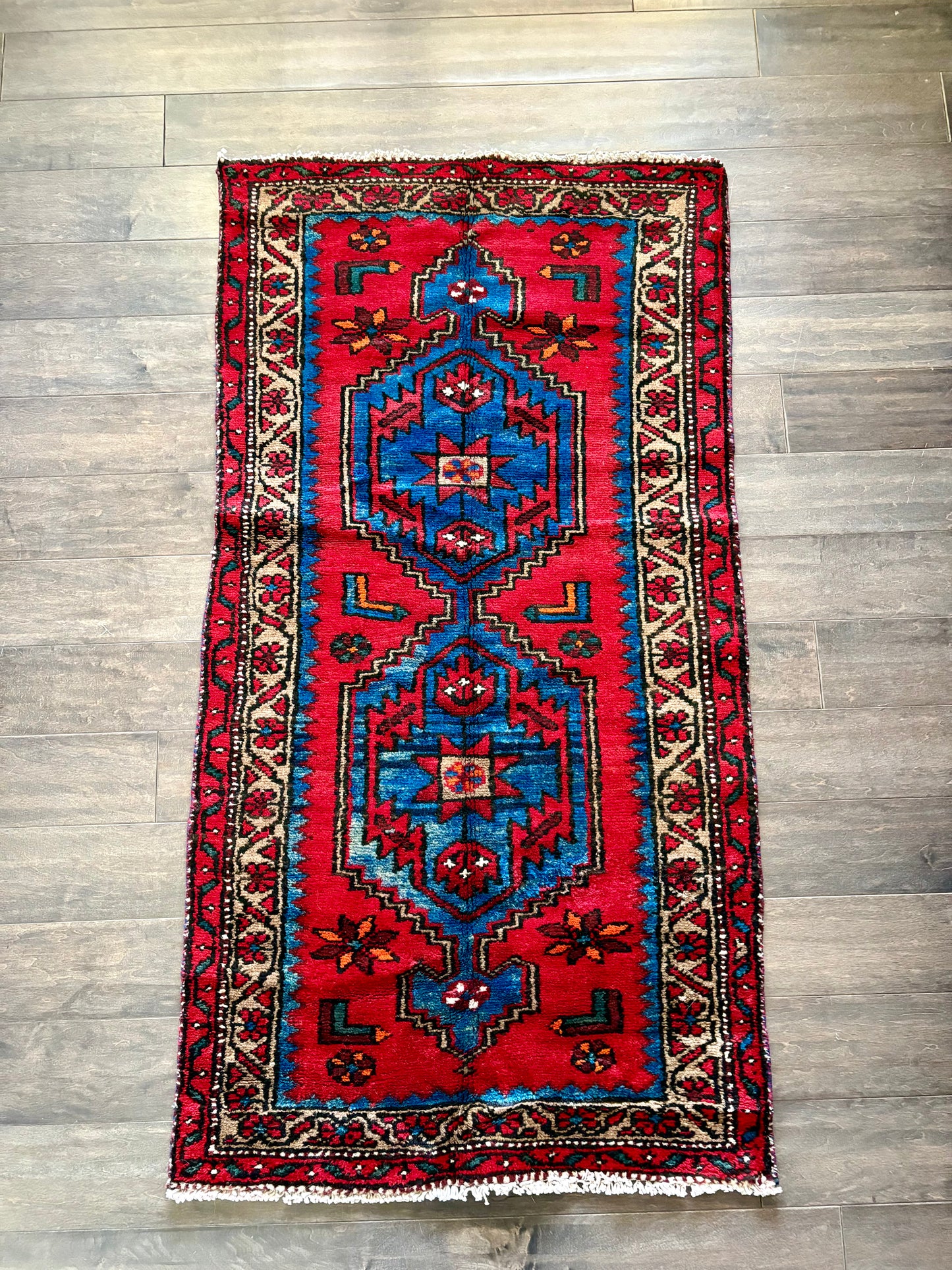 Vintage Rug #112 - 2'6.5" x 4'10"