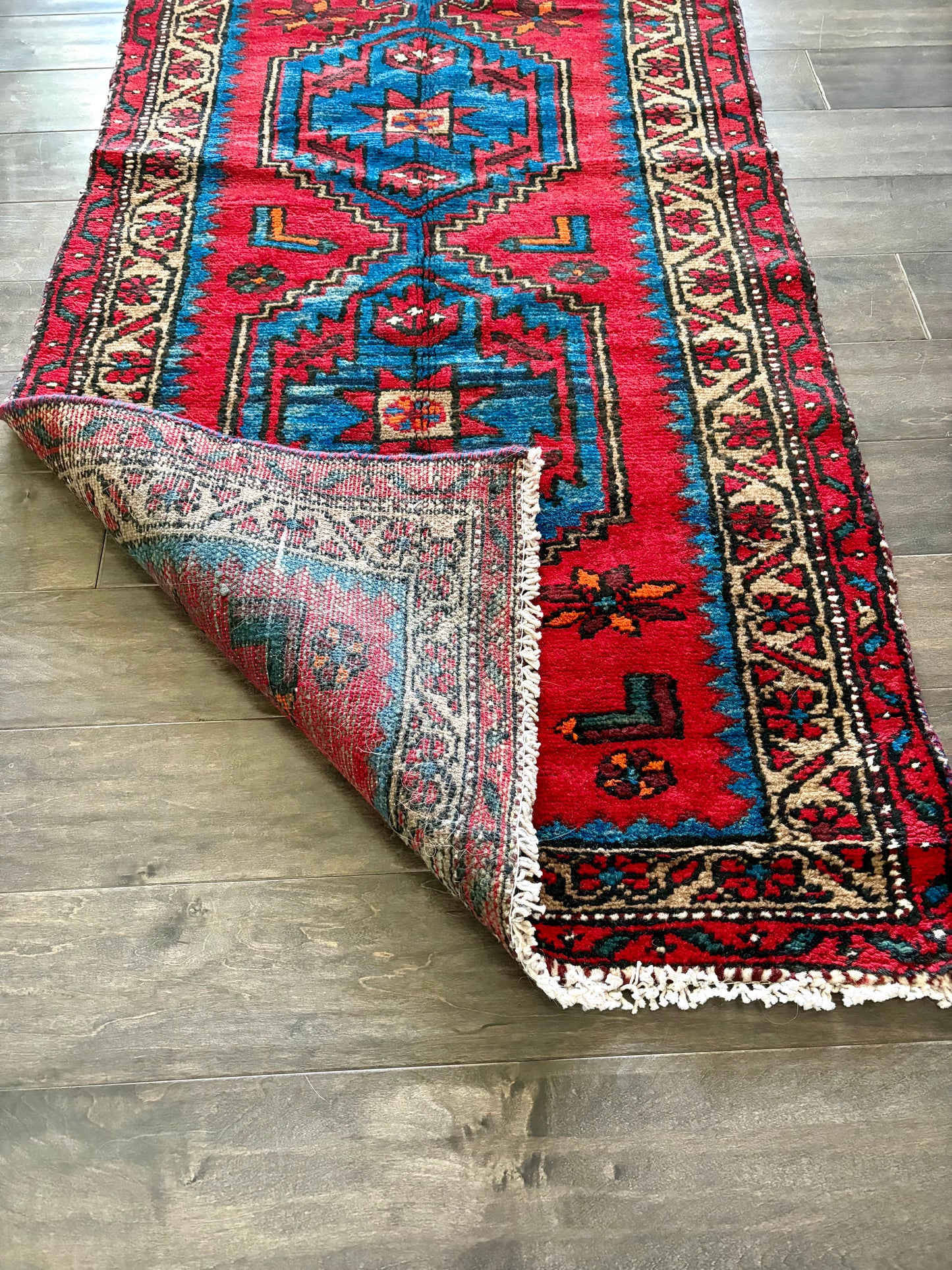 Vintage Rug #112 - 2'6.5" x 4'10"