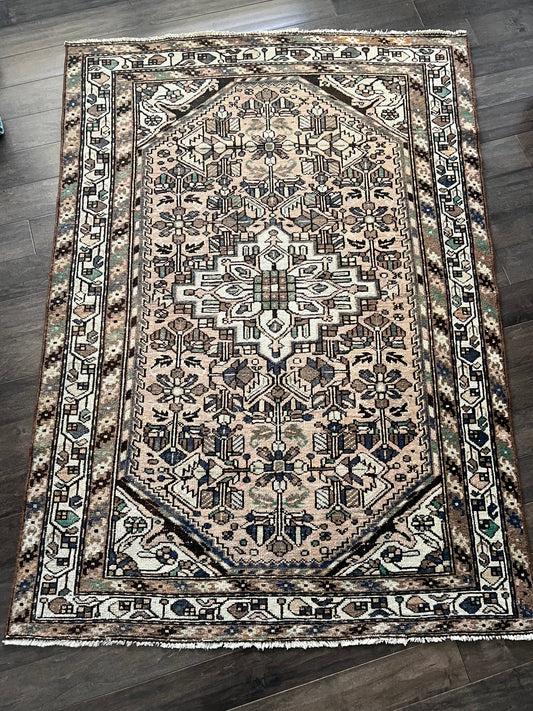 Vintage Rug #19 - 4'7" x 6'5"