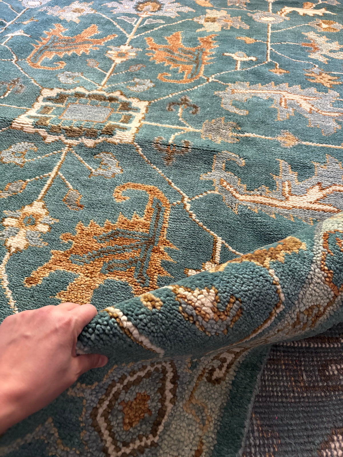 Rug #257 - 10’1” x 7’11”