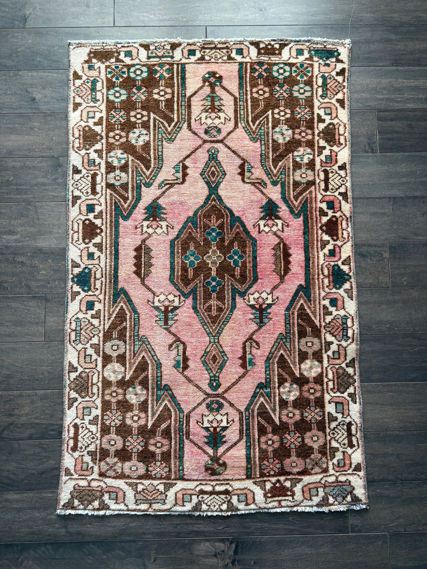 Vintage Rug #129 - 2'7" x 4'2"