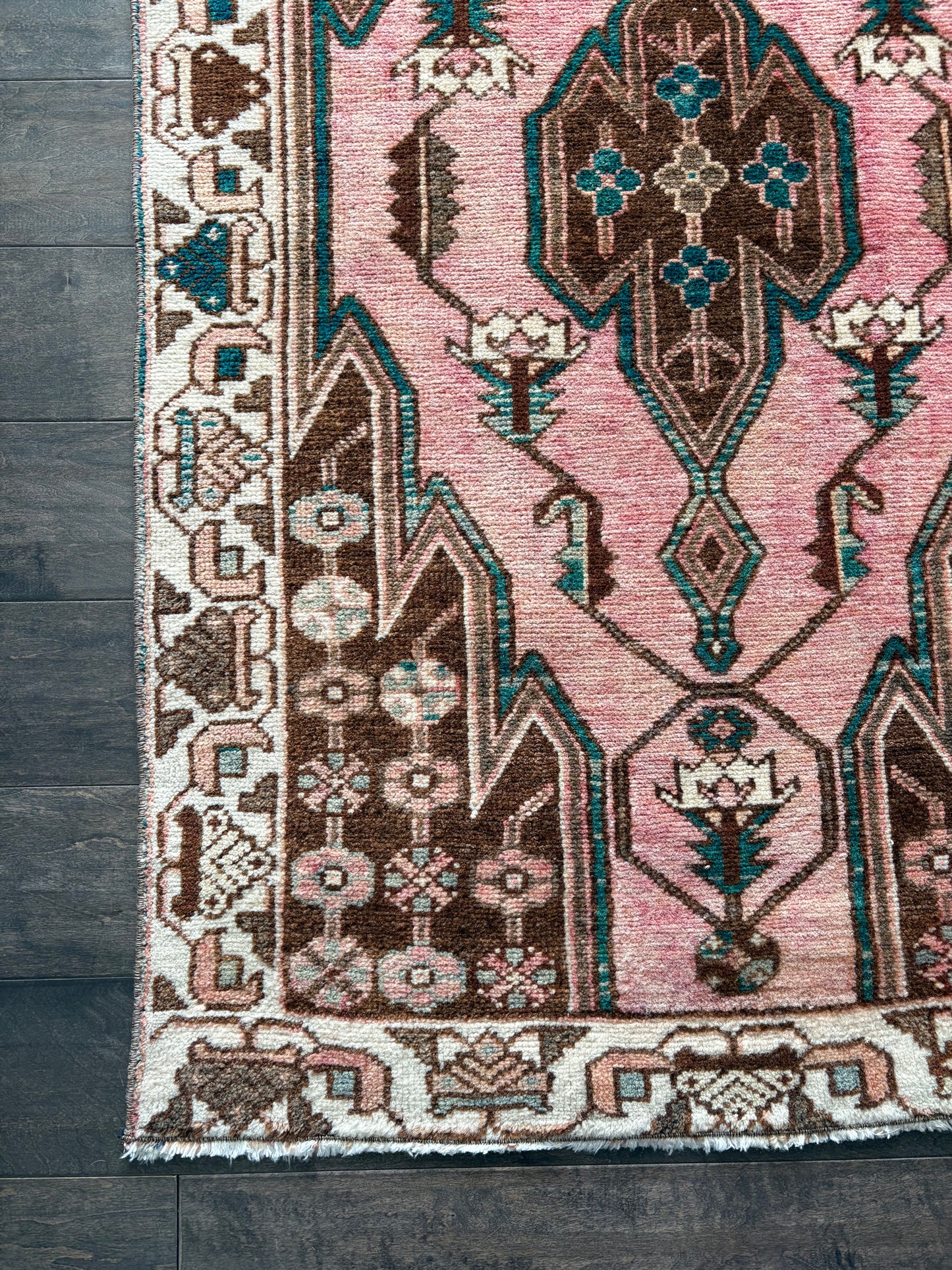 Vintage Rug #129 - 2'7" x 4'2"