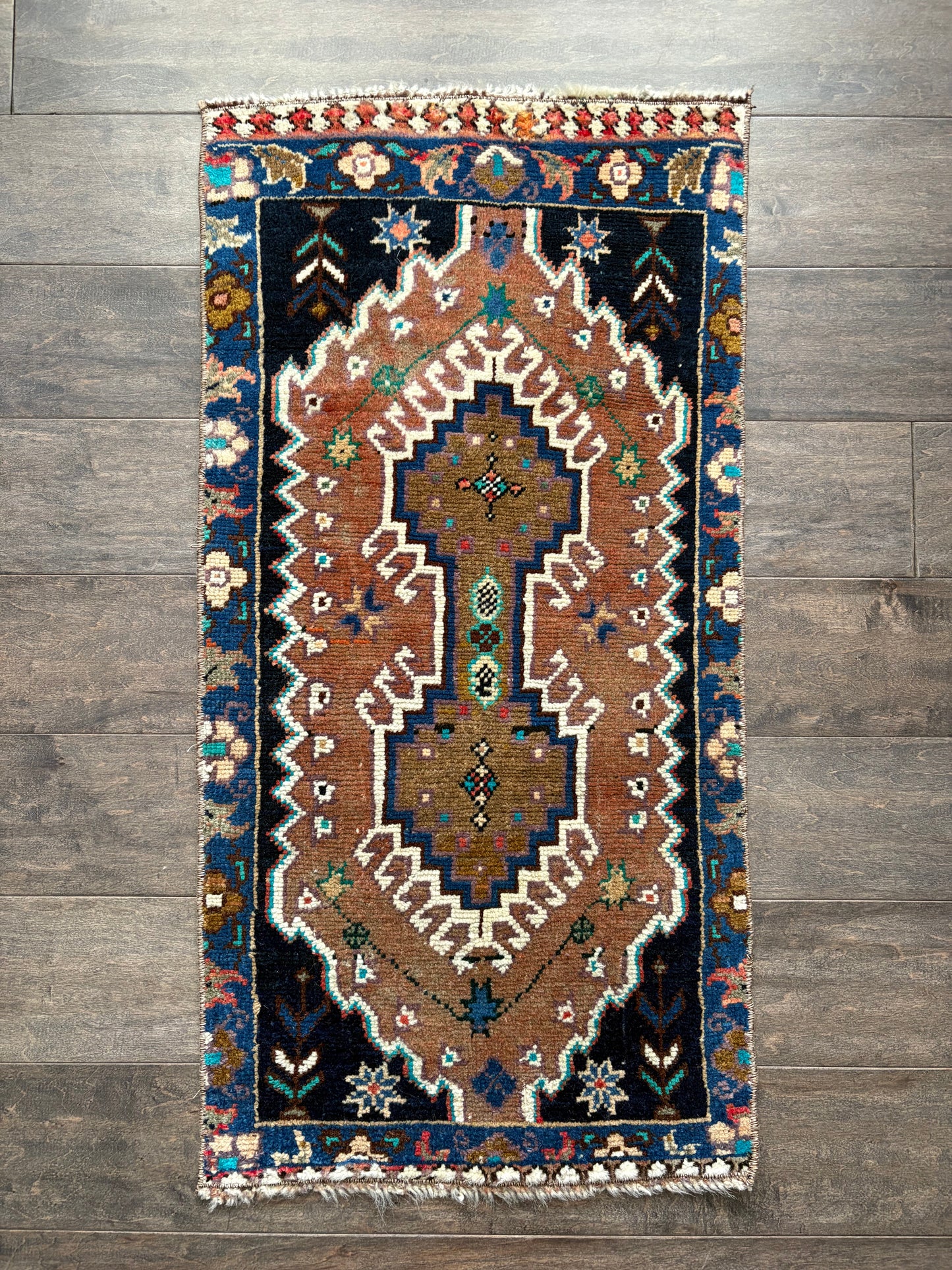 Vintage Rug #113 - 1'5" x 2'10"