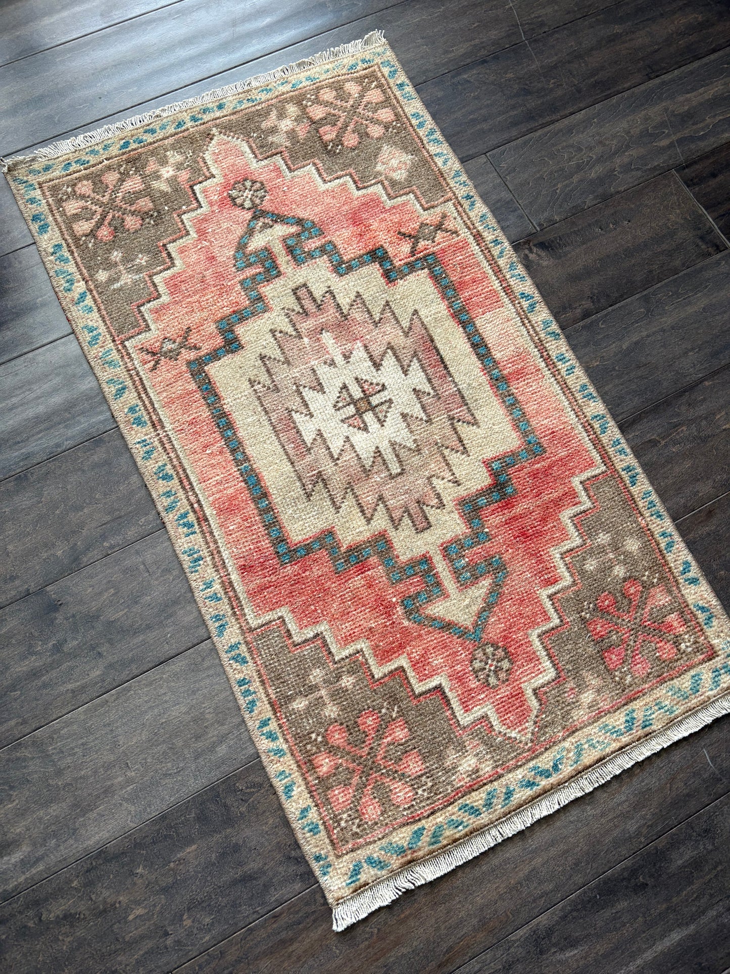 Vintage Rug #114 - 1'8" x 3'0"