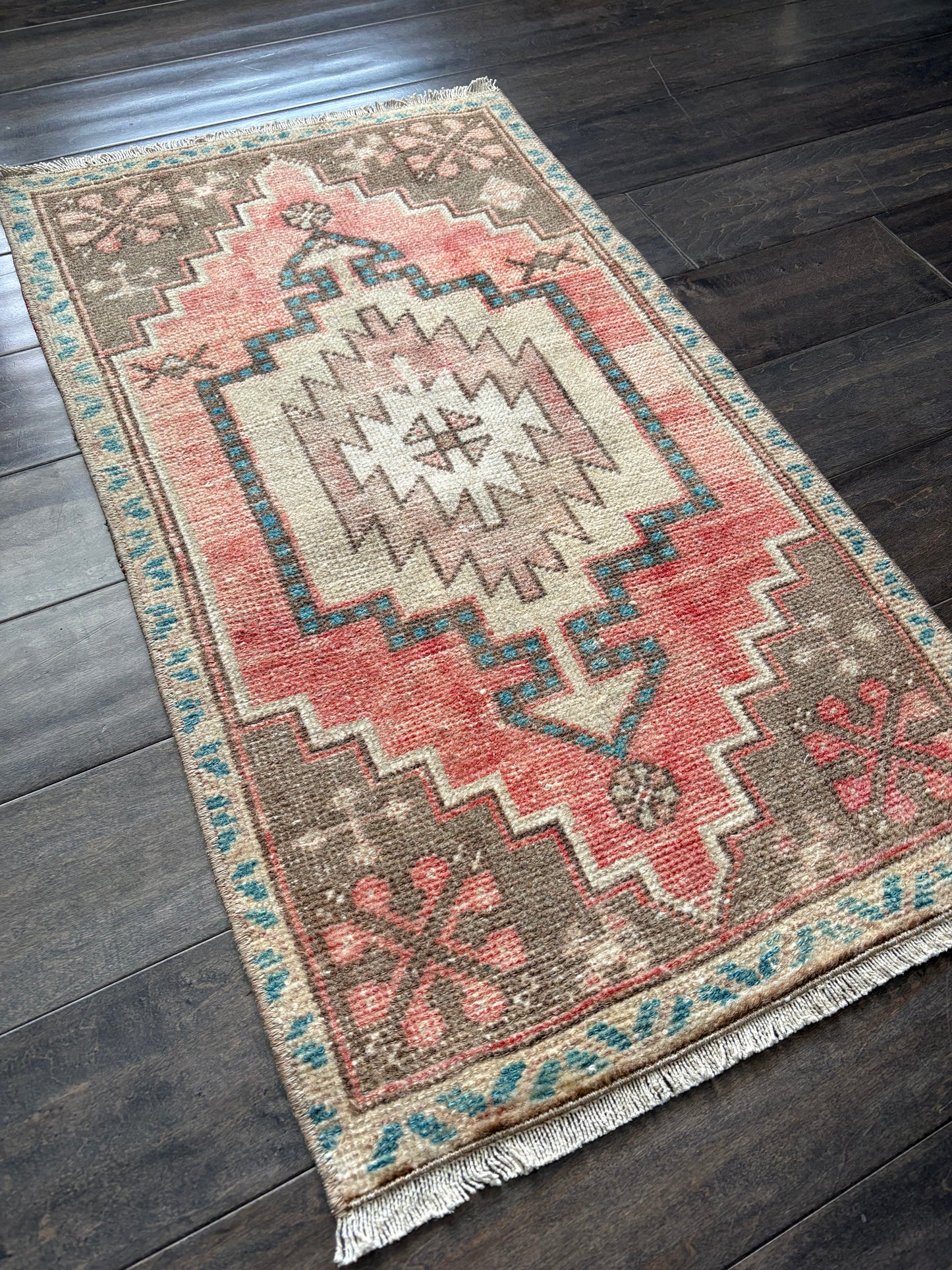 Vintage Rug #114 - 1'8" x 3'0"
