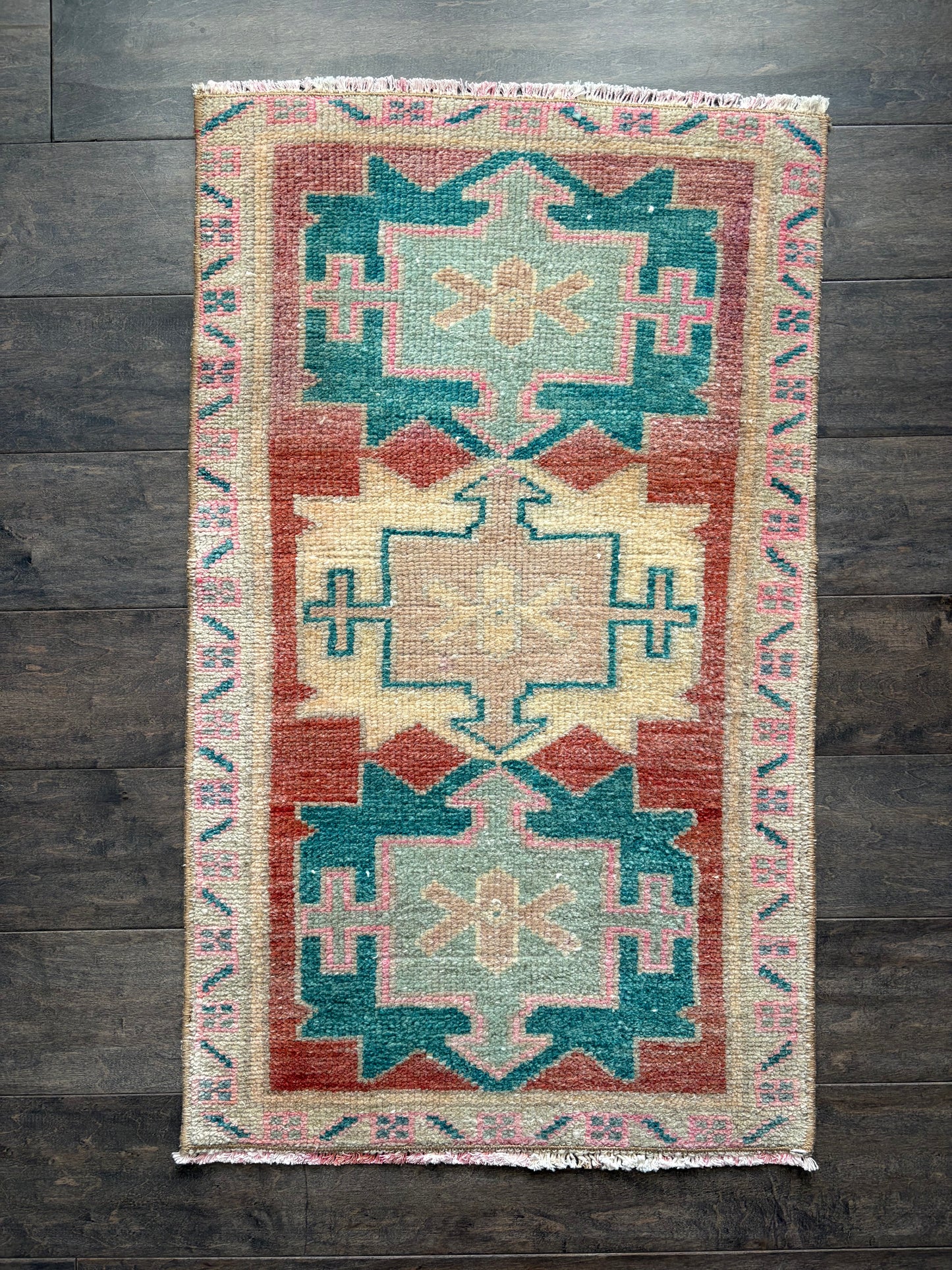 Vintage Rug #116 - 1'7.5" x 2'9"