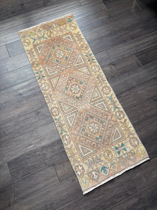 Vintage Rug #118 - 1'7.5" x 4'4"