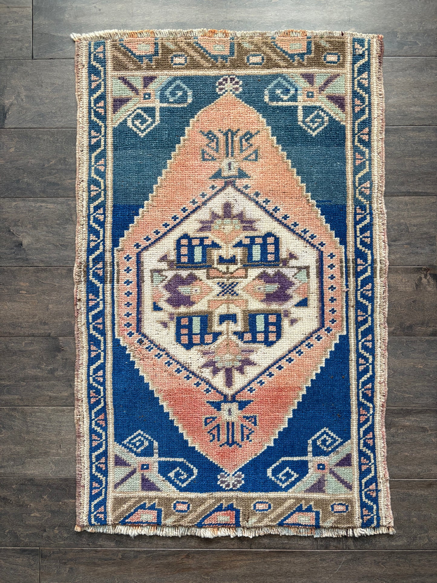 Vintage Rug #124 - 1'10" x 2'11"