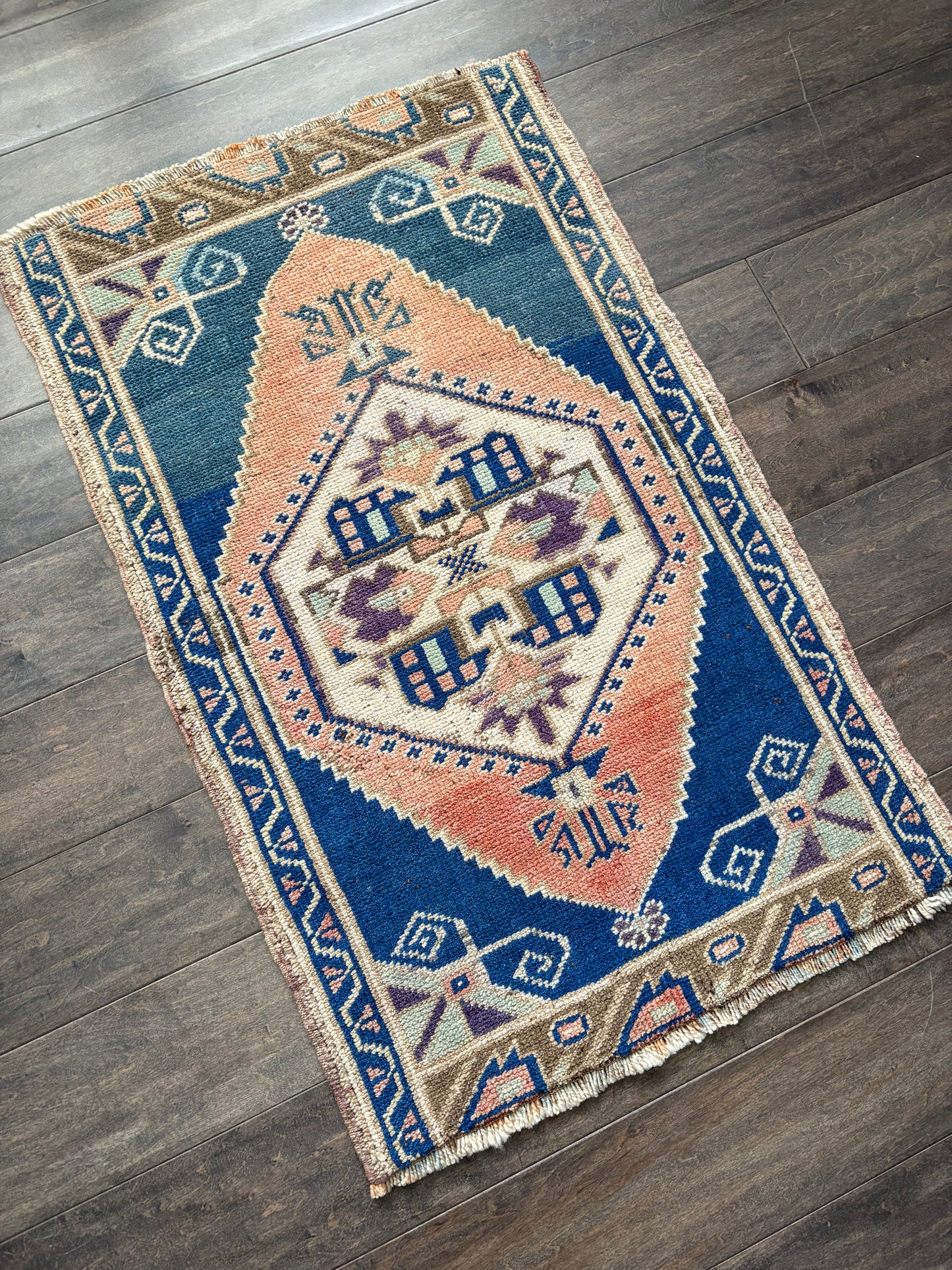 Vintage Rug #124 - 1'10" x 2'11"