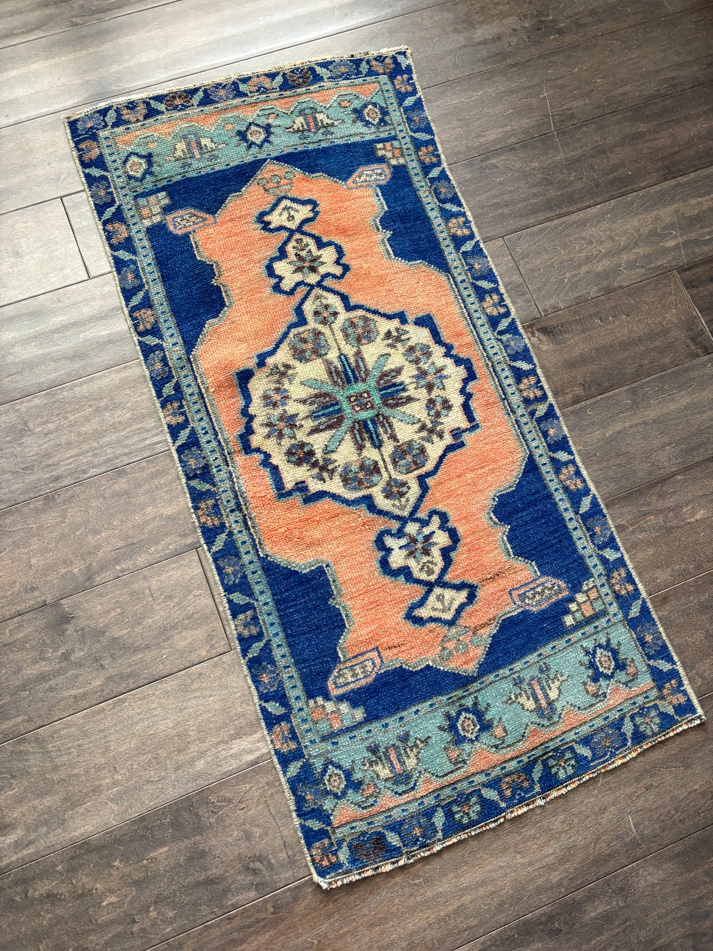 Vintage Rug #125 - 1'7" x 3'3.5"