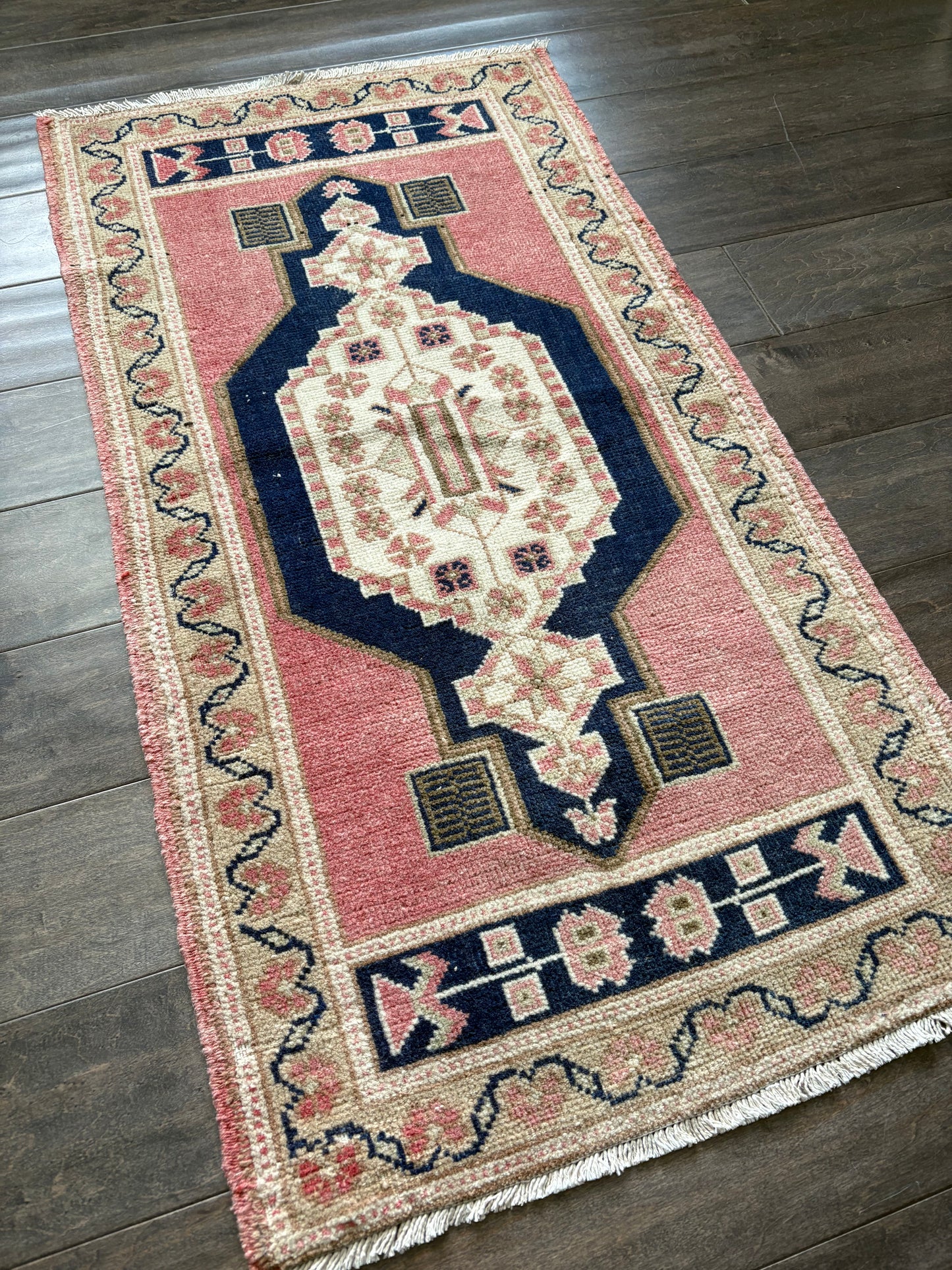 Vintage Rug #126 - 1'9" x 3'5"