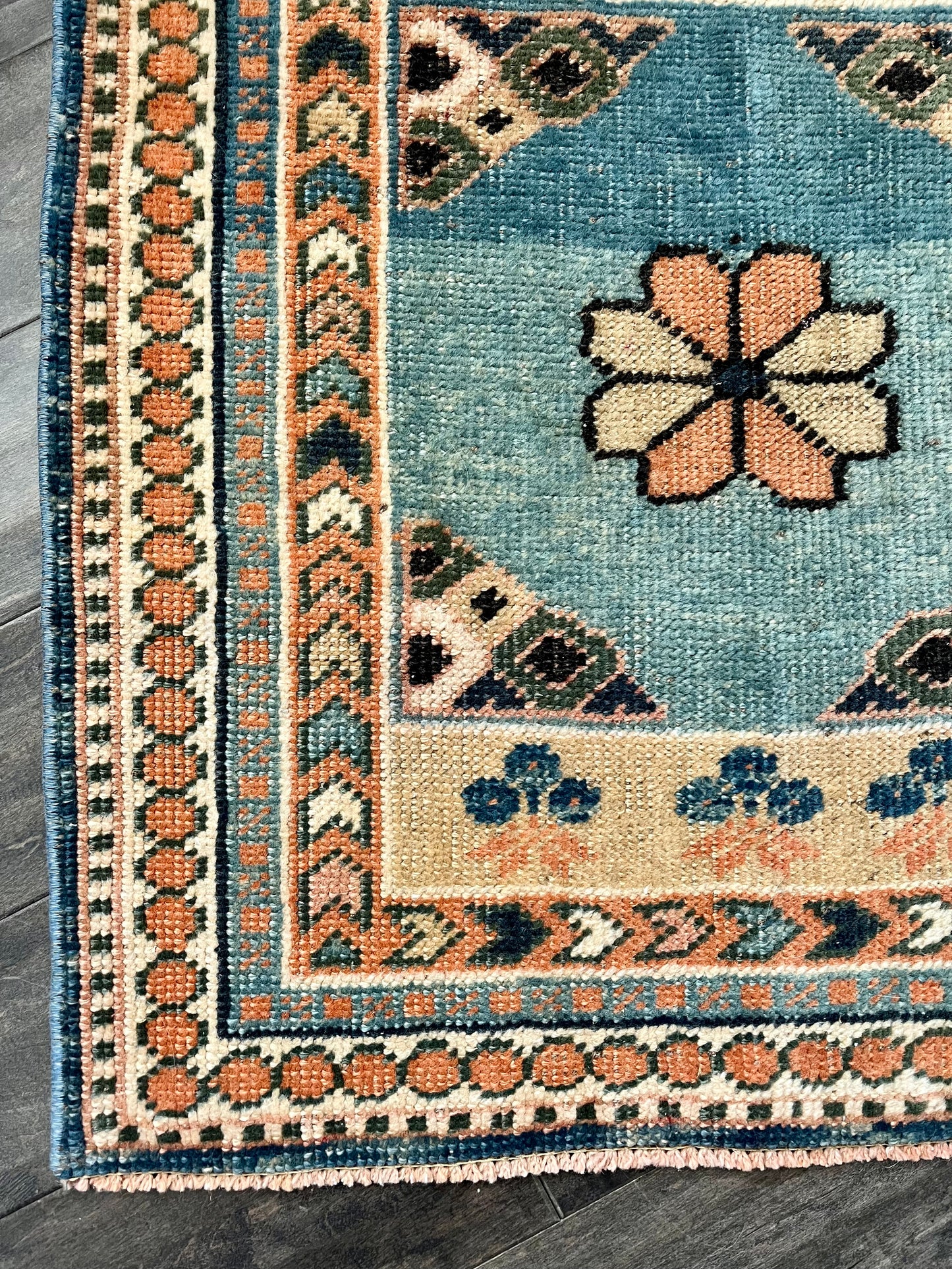 Vintage Rug #40 - 2'6" x 2'3"