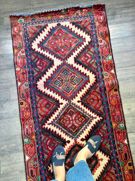 Vintage Rug #264 - 9’10” x 2’7.5”