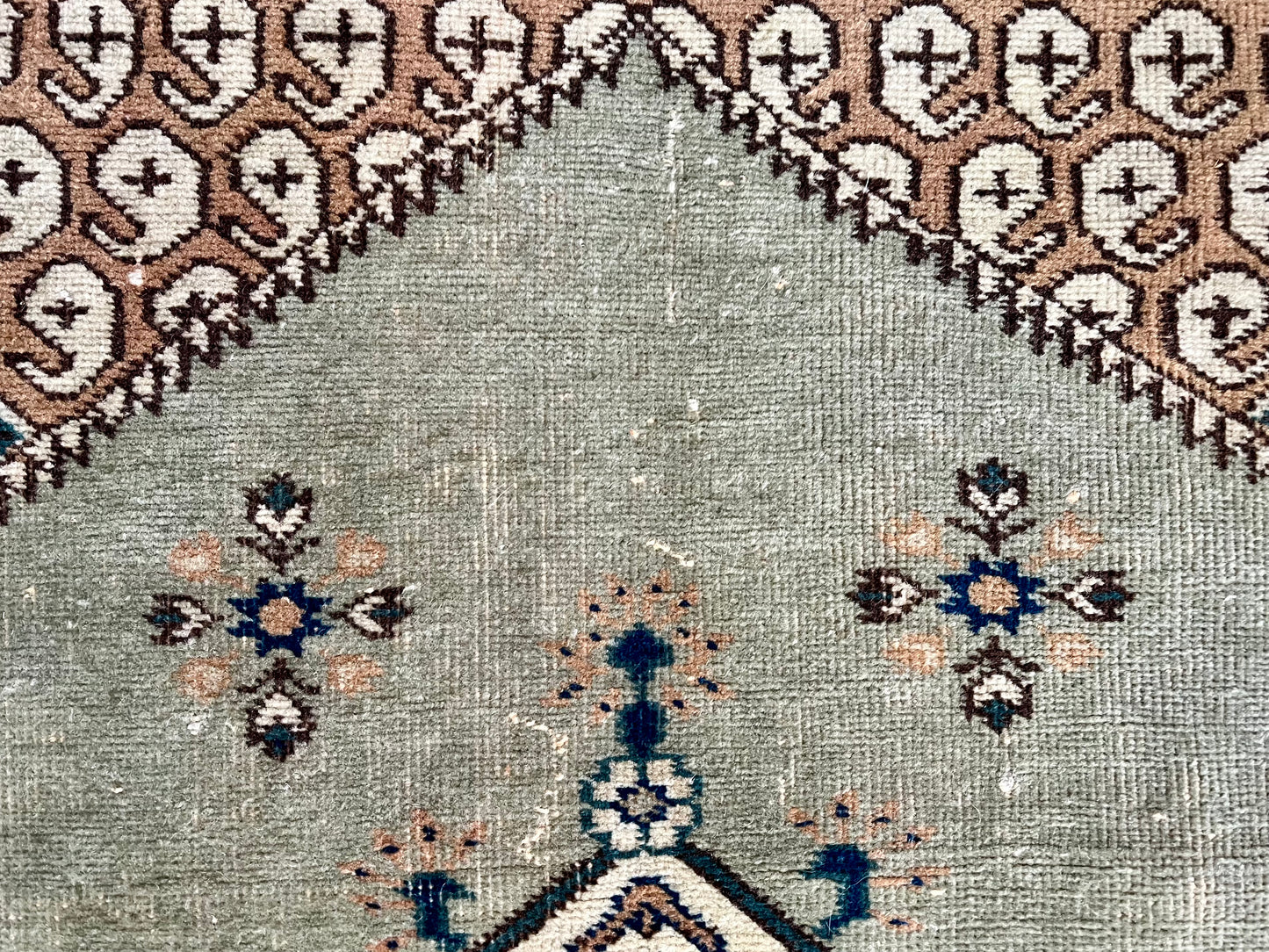 Vintage Rug #43 - 2'6" x 4'3.5"