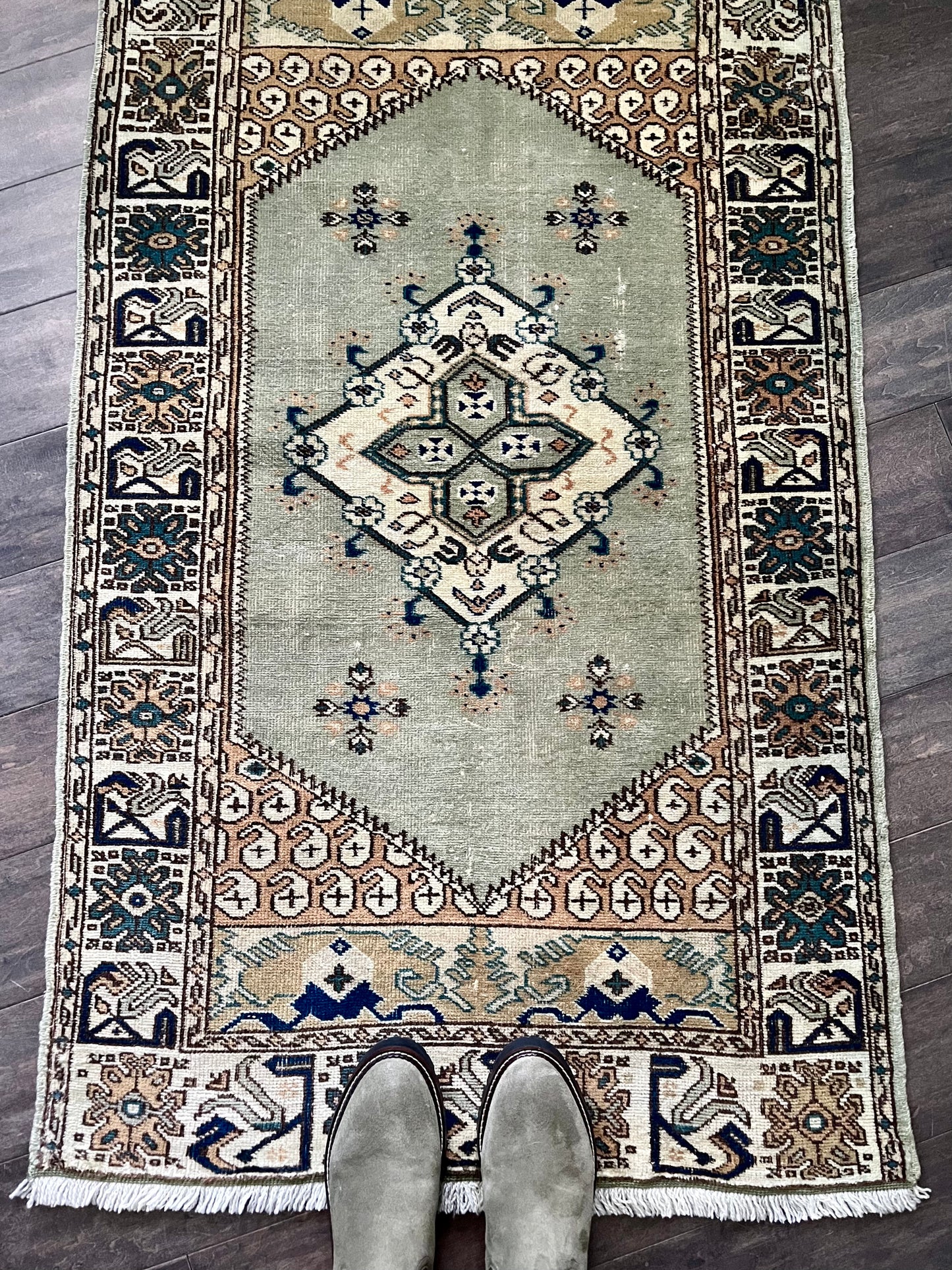 Vintage Rug #43 - 2'6" x 4'3.5"