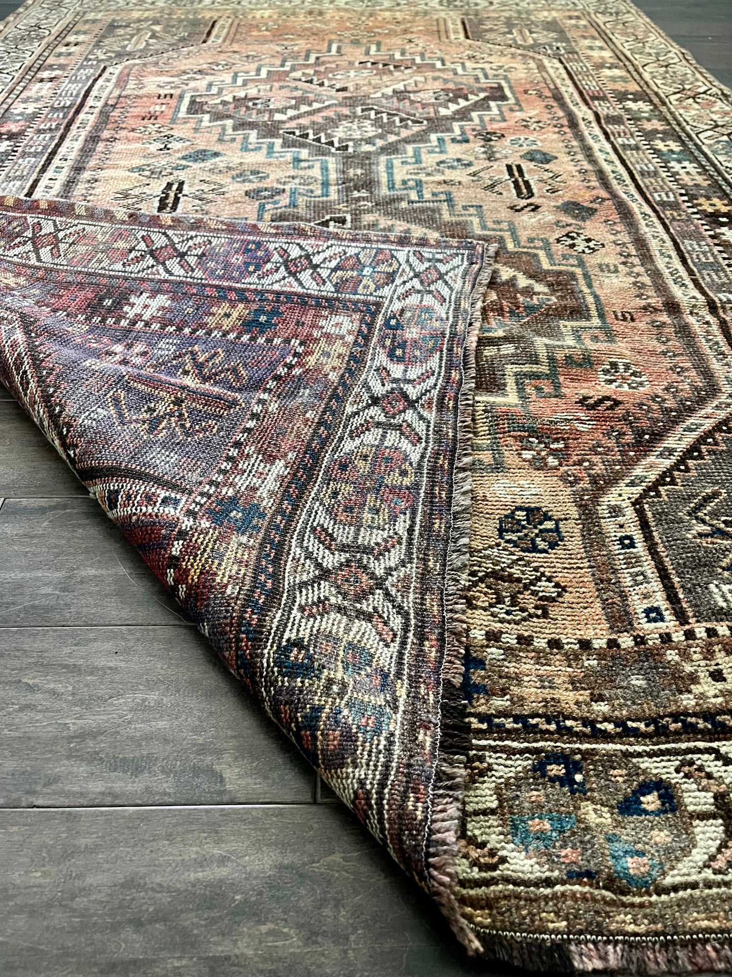 Vintage Rug #47 - 4'5.5" x 6'1.5"