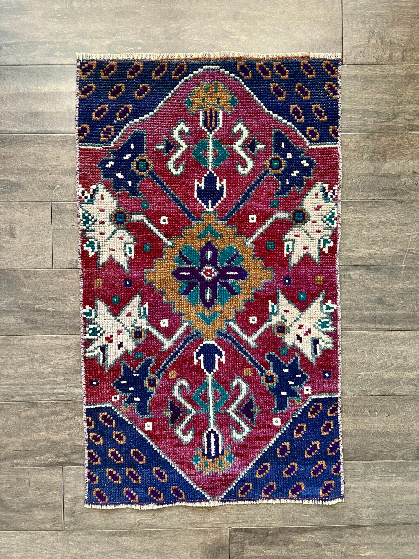 Vintage Rug #49 - 2'9.5' x 1'7.5"