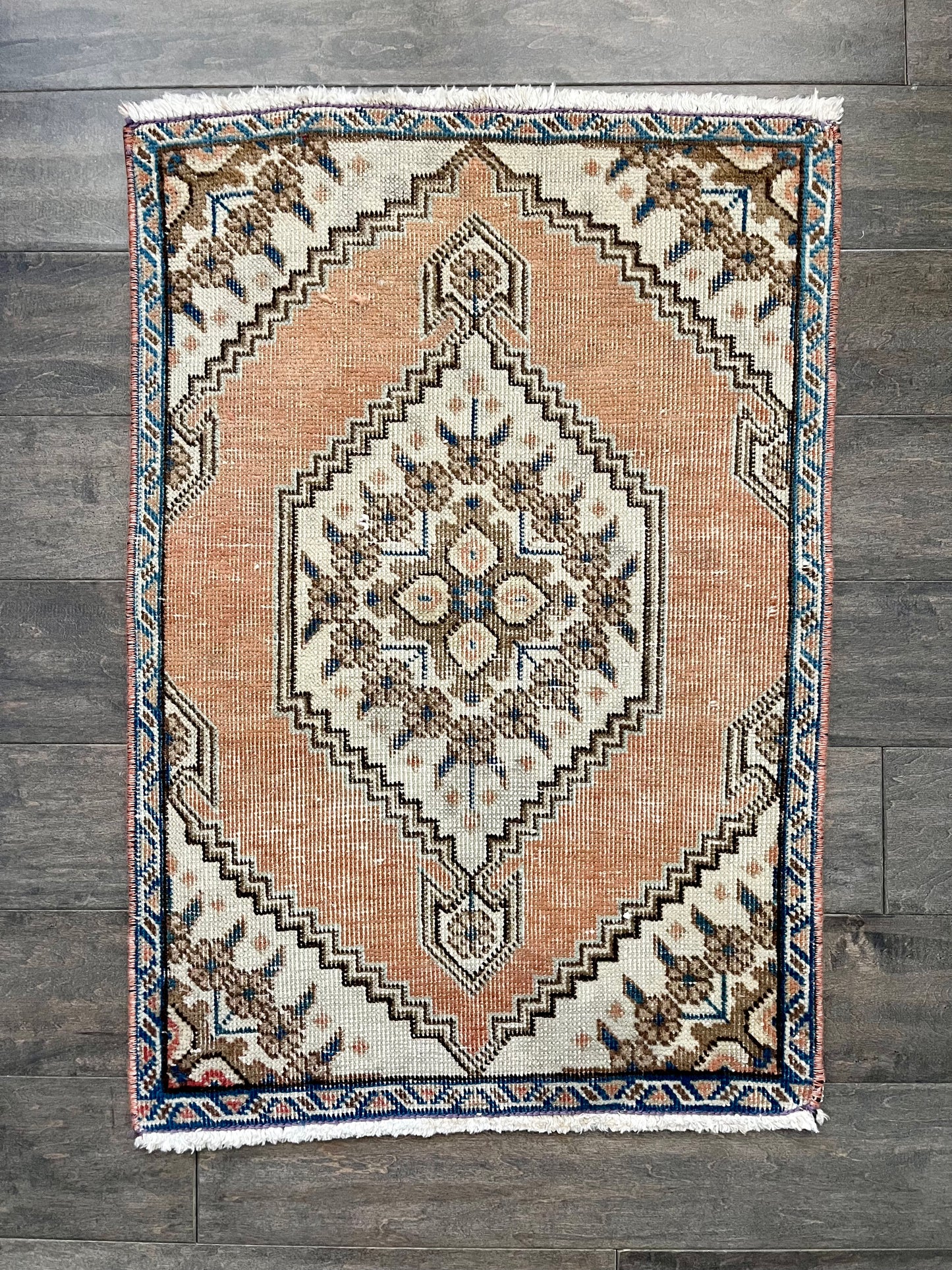 Vintage Rug #50 - 2'7" 1'9"