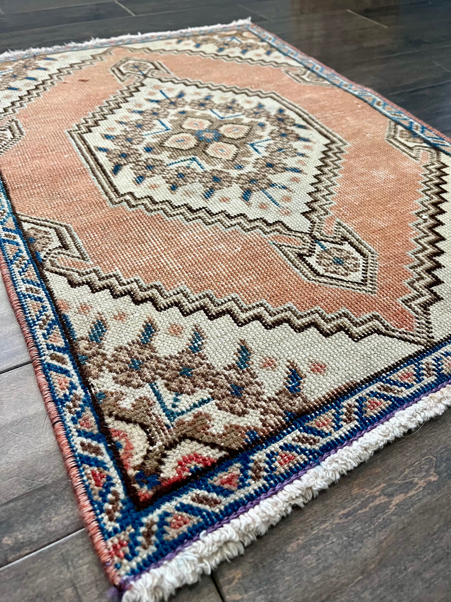 Vintage Rug #50 - 2'7" 1'9"