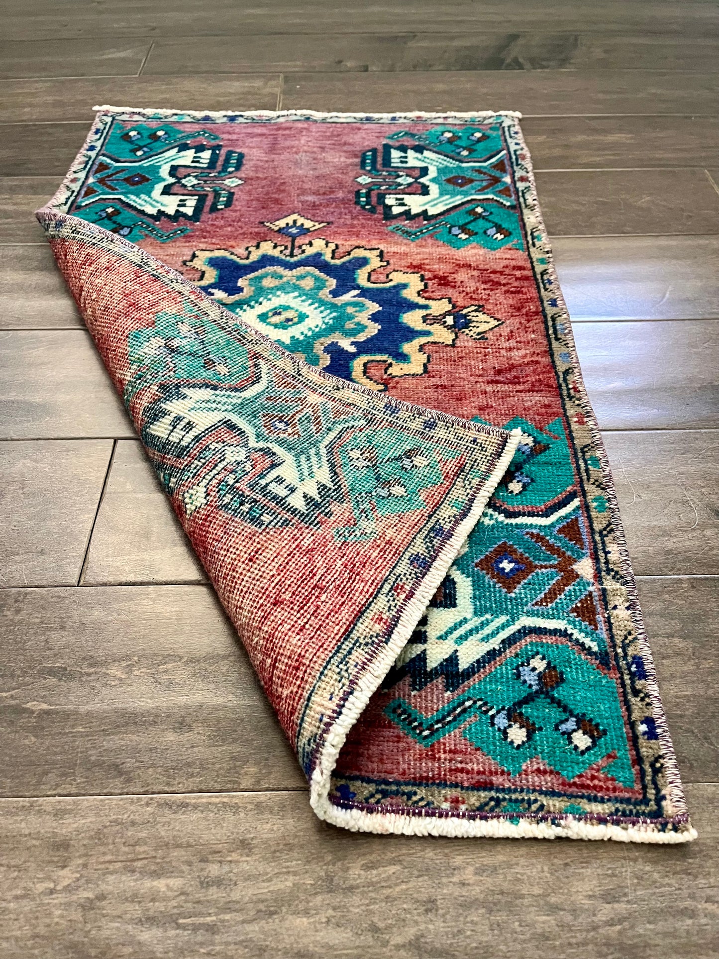 Vintage Rug #54 - 2'6.5" x 1'7"