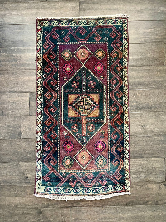 Vintage Rug #55 - 3'2.5" x 1'8"