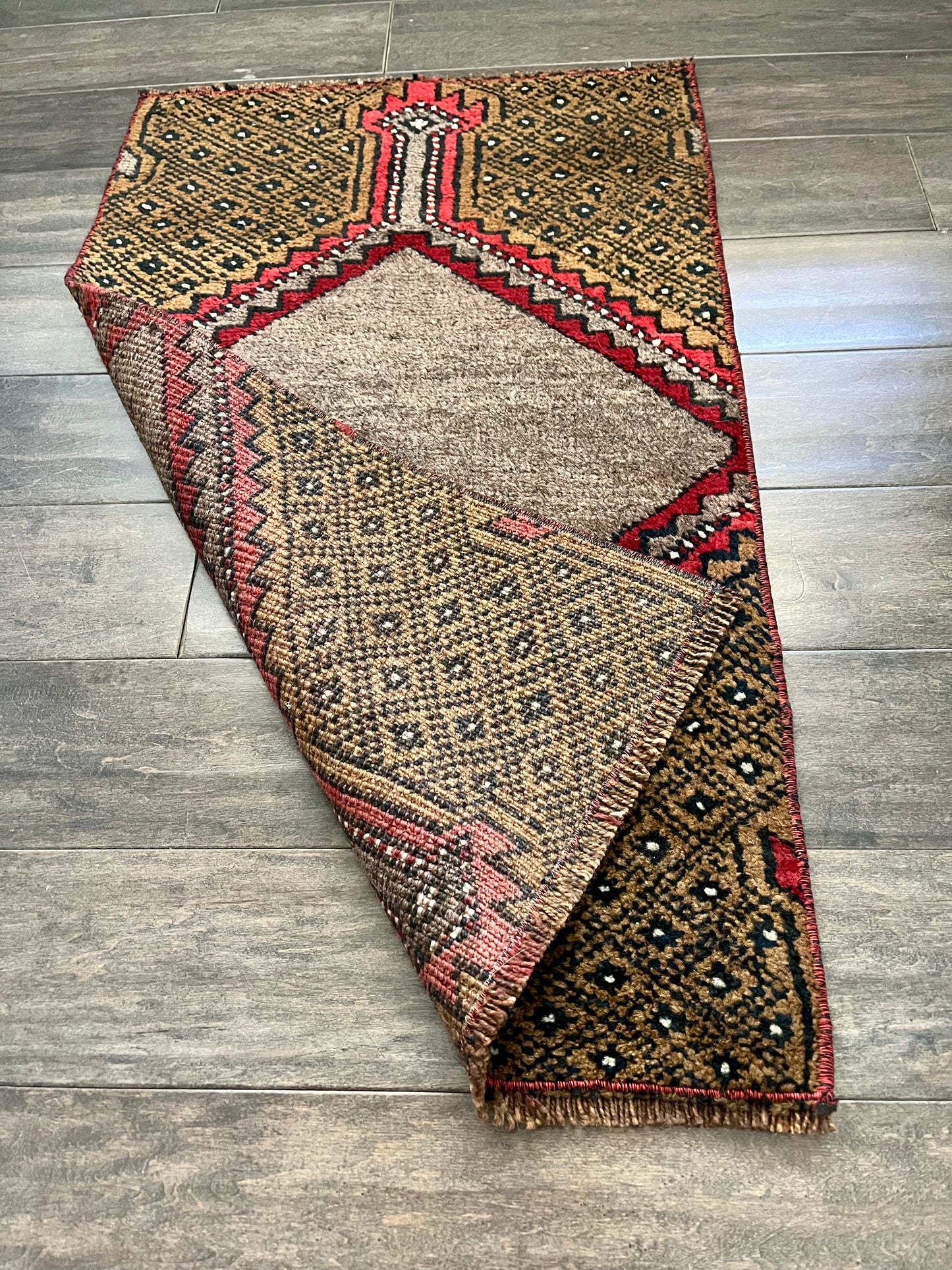 Vintage Rug #58 - 2'10.5" x 1'8.5"