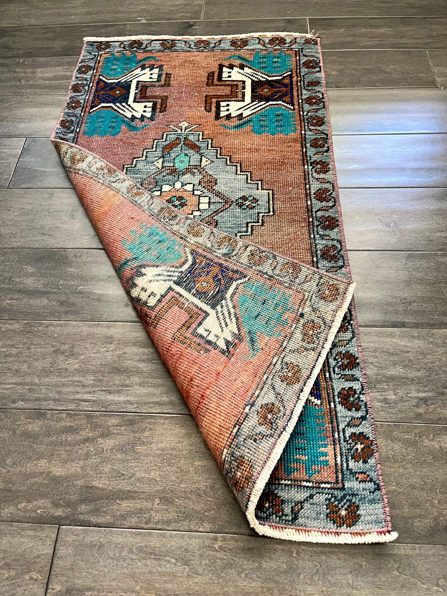 Vintage Rug #60 - 3'0.5" x 1'7.25"