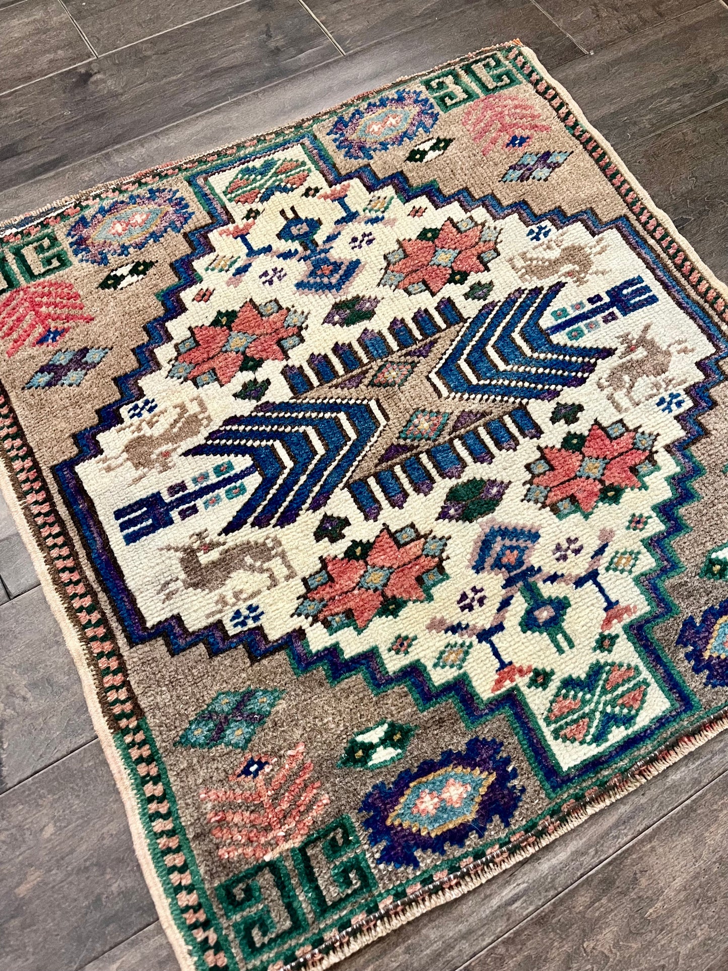 Vintage Rug #63 - 2'1.5" x 2'2.5"