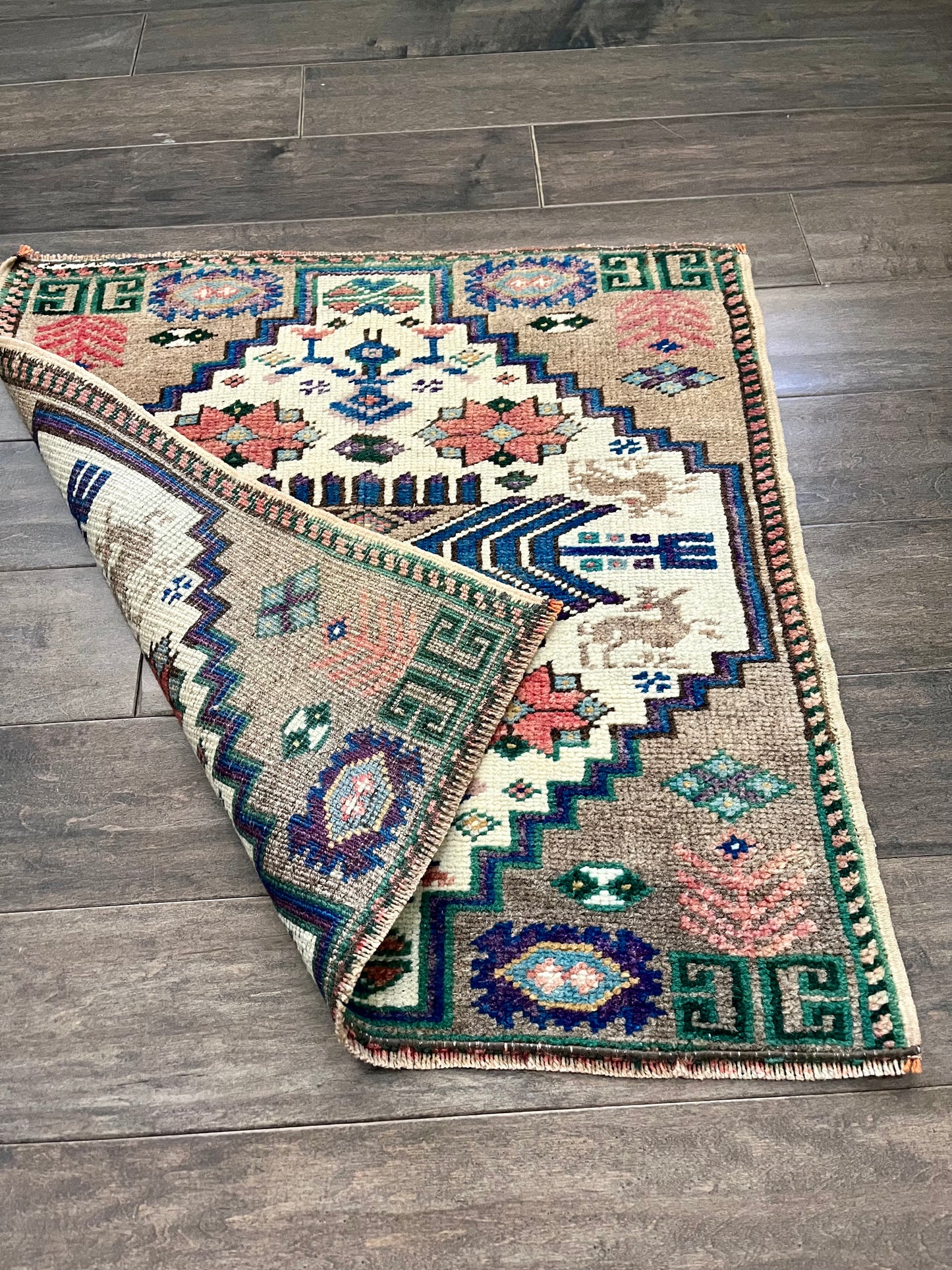 Vintage Rug #63 - 2'1.5" x 2'2.5"