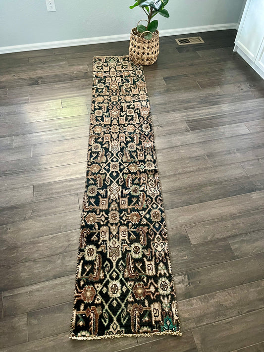 Vintage Rug #70 - 1'7.5" x 8'.5"