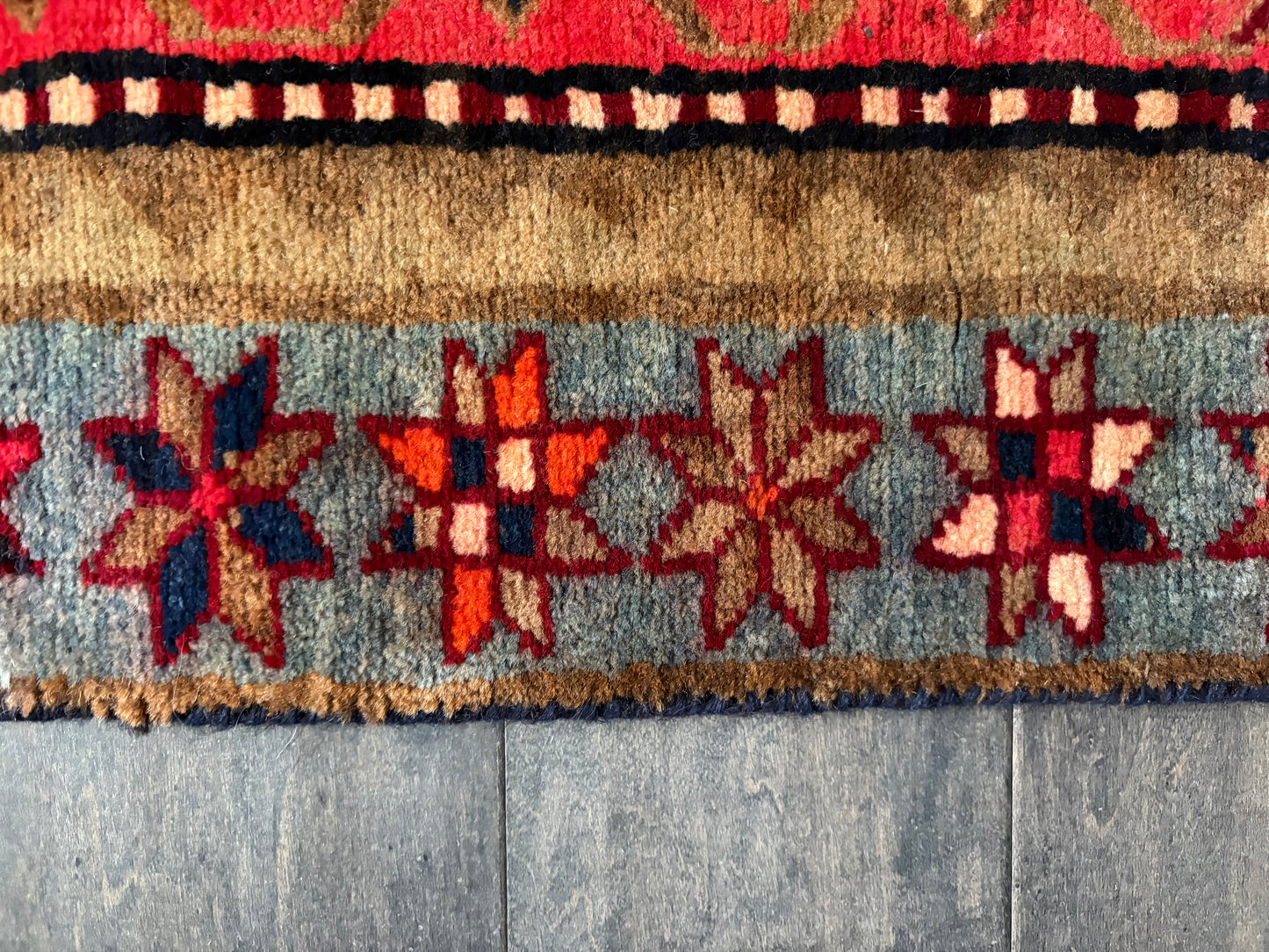 Vintage Rug #143 - 9'6" x 3'9"