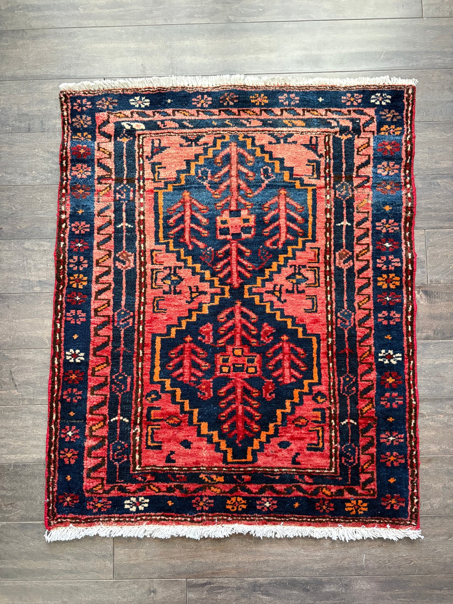 Vintage Rug #153 - 2'8" x 3'4"
