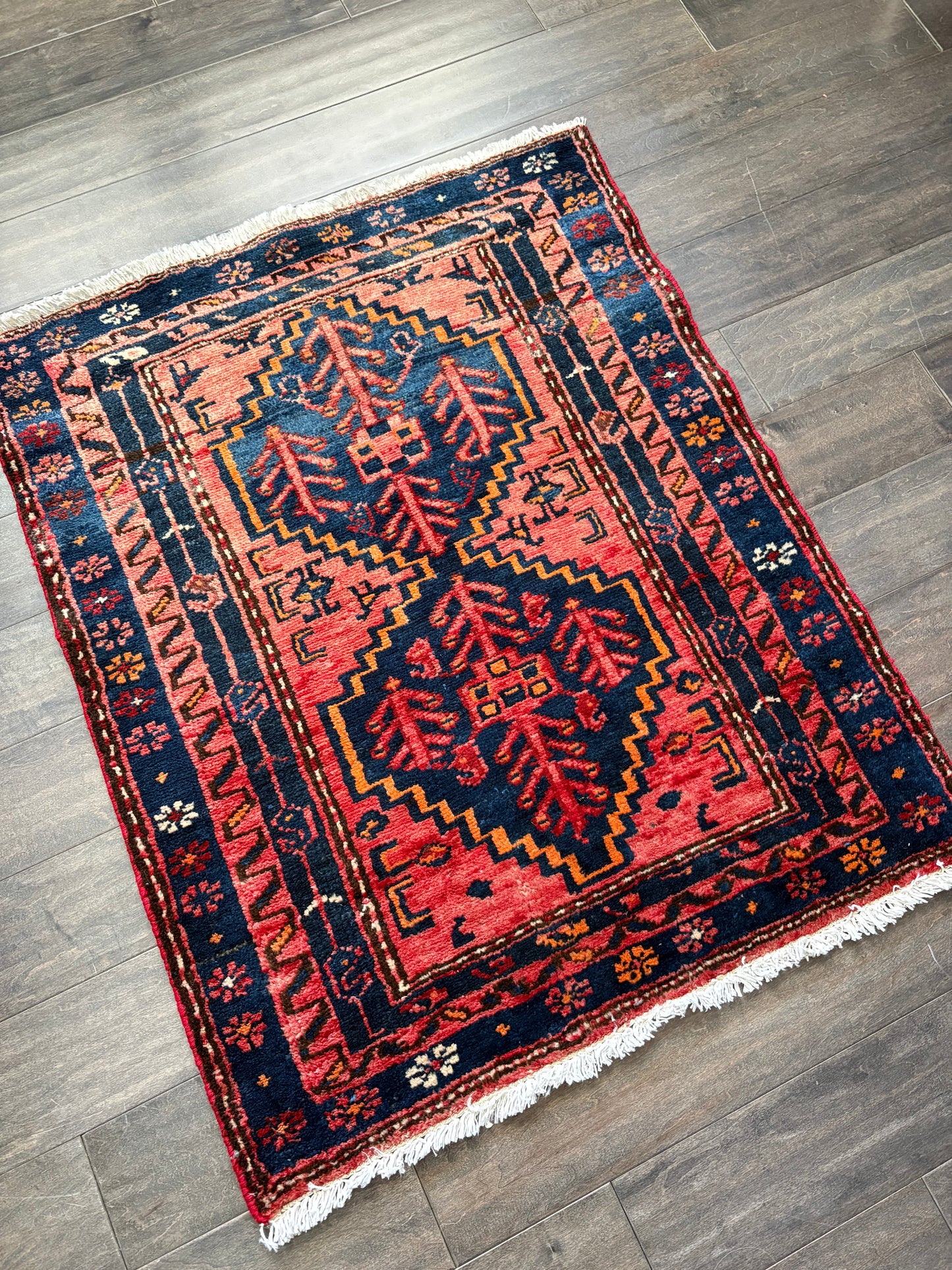Vintage Rug #153 - 2'8" x 3'4"