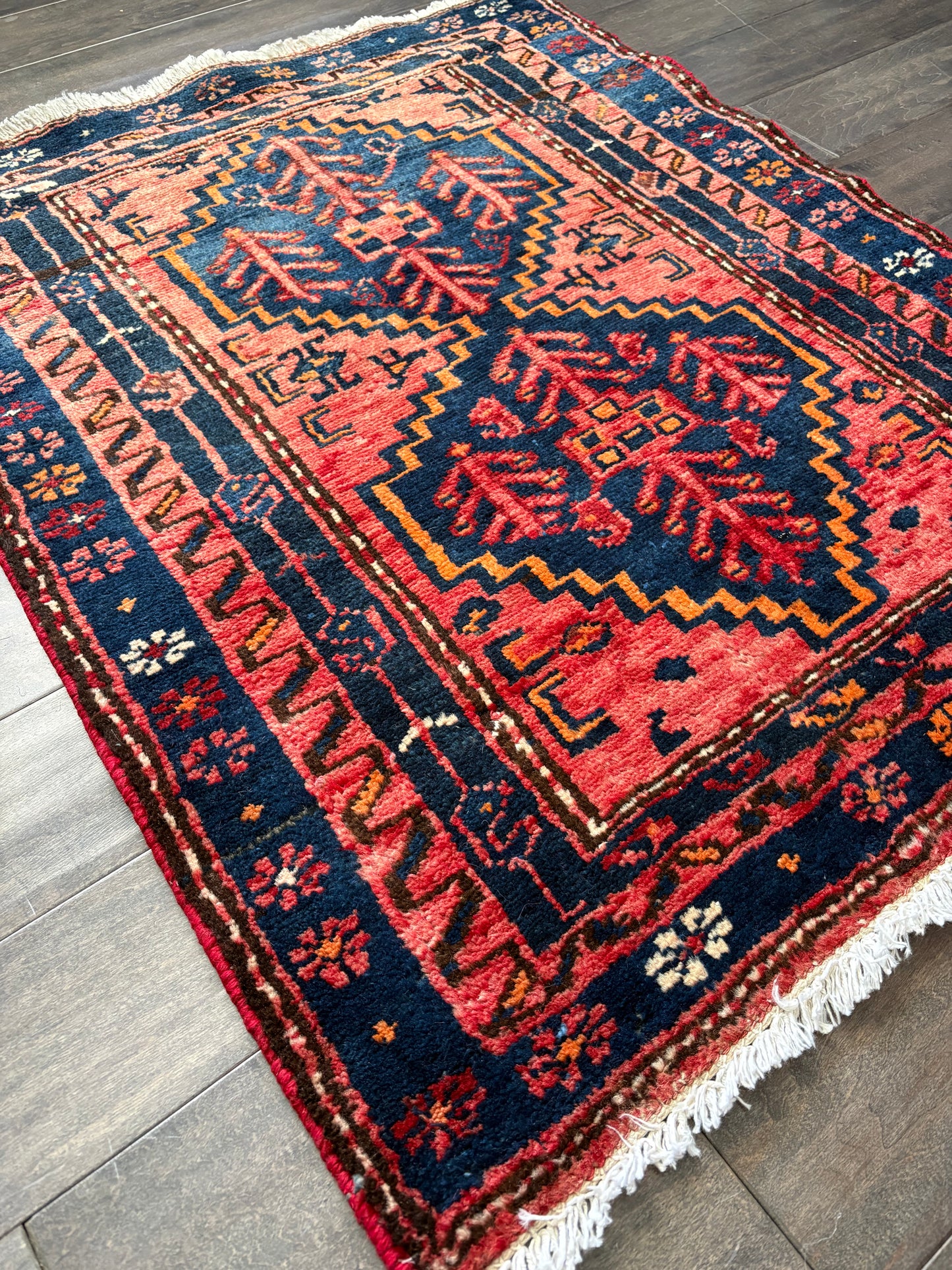 Vintage Rug #153 - 2'8" x 3'4"
